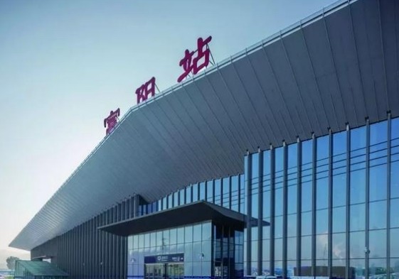 富阳站高铁灯箱广告